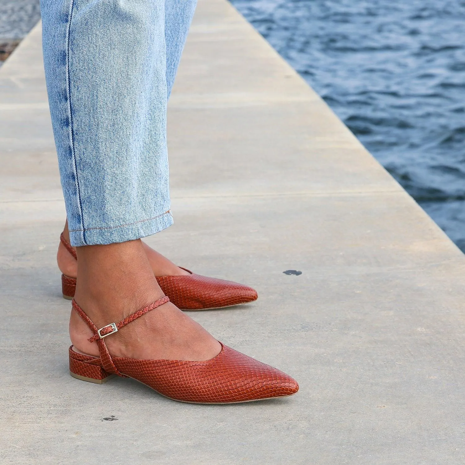 Brown Snake Point Slide   Amal Strap