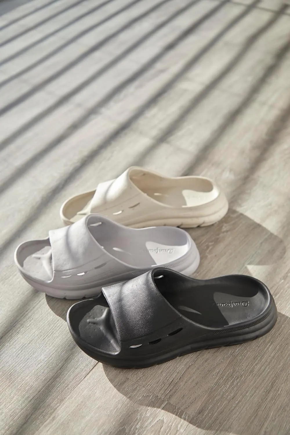 Dearfoams Women's Eva Lightweight Regrind Pillow Slide Sandal