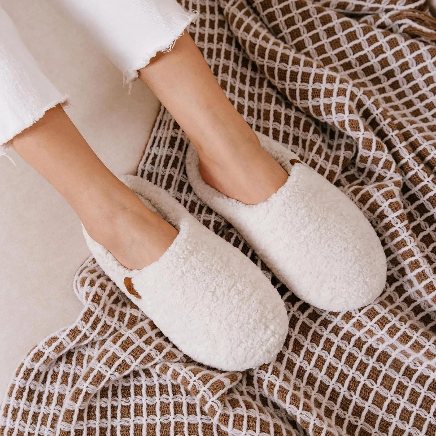 EverFoams Women's Fuzzy Slip-on Slippers Soft Comfy Memory Foam Indoor House Shoes