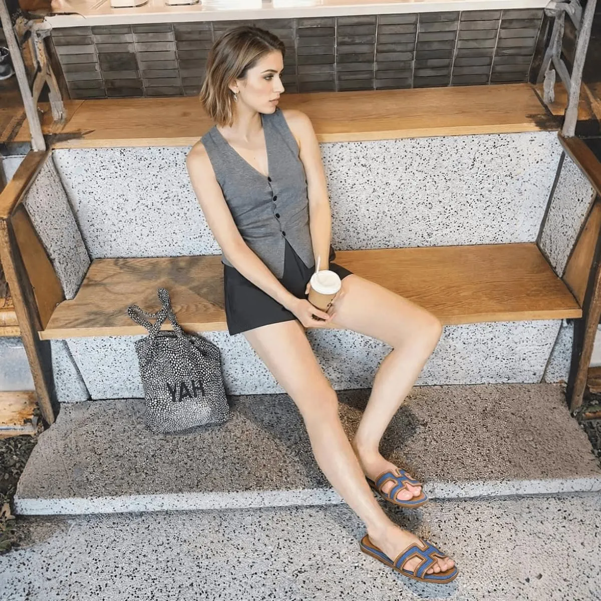 H Flat Sandals for Women Dressy Lightweight Comfortable Slide Sandal Fashion 2025 Summer Trendy Casual Slip-On Shoes