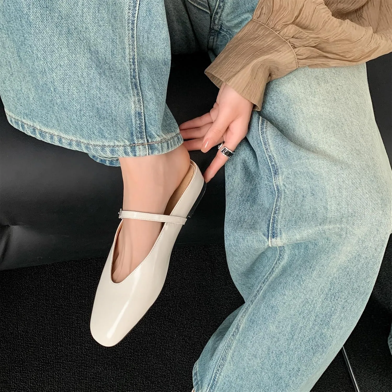 Kluolandi Flat Mules for Women Round Toe Slip On Slides Shoes with Strap Backless Flats Womens Mules