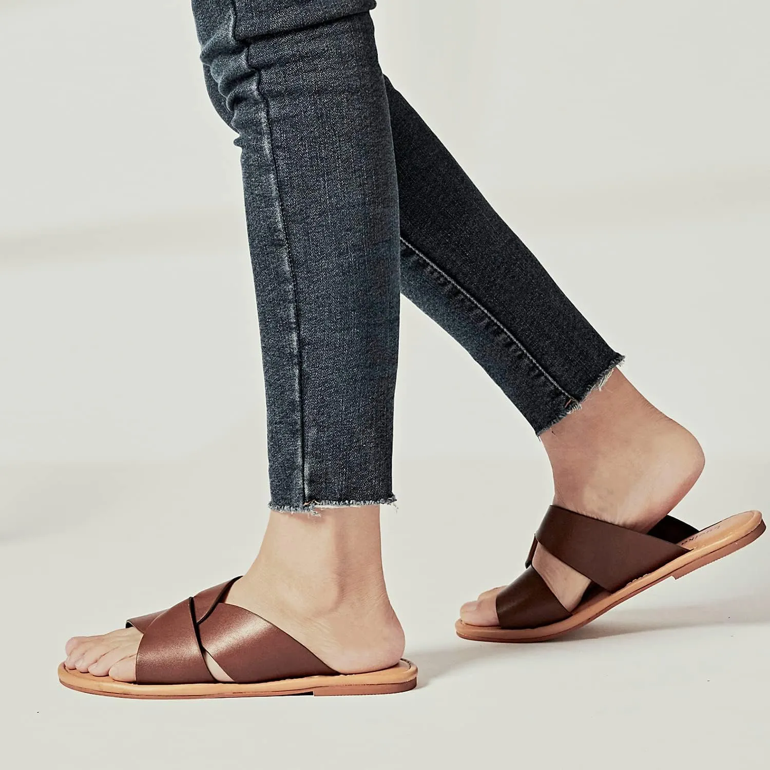 Luoika Women's Wide Width Flat Slides Sandals, Strapy Slide Sandal Slip on Dressy Summer Shoes for Women.