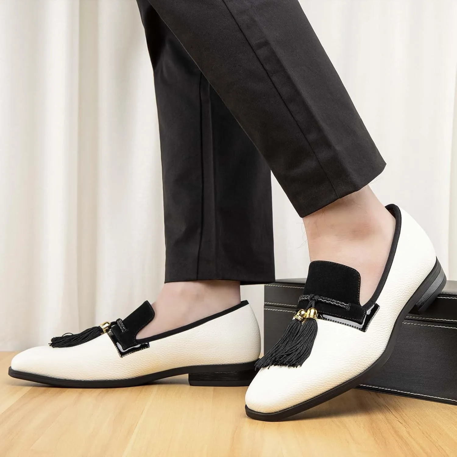 Men's Vintage Velvet Embroidery Noble Loafer Shoes Slip-on Loafer Smoking Slipper Tassel Loafer
