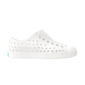 Native Shoes Jefferson Child – Play-Ready, Lightweight, Waterproof & Breathable Sneakers in Shell White / Shell White
