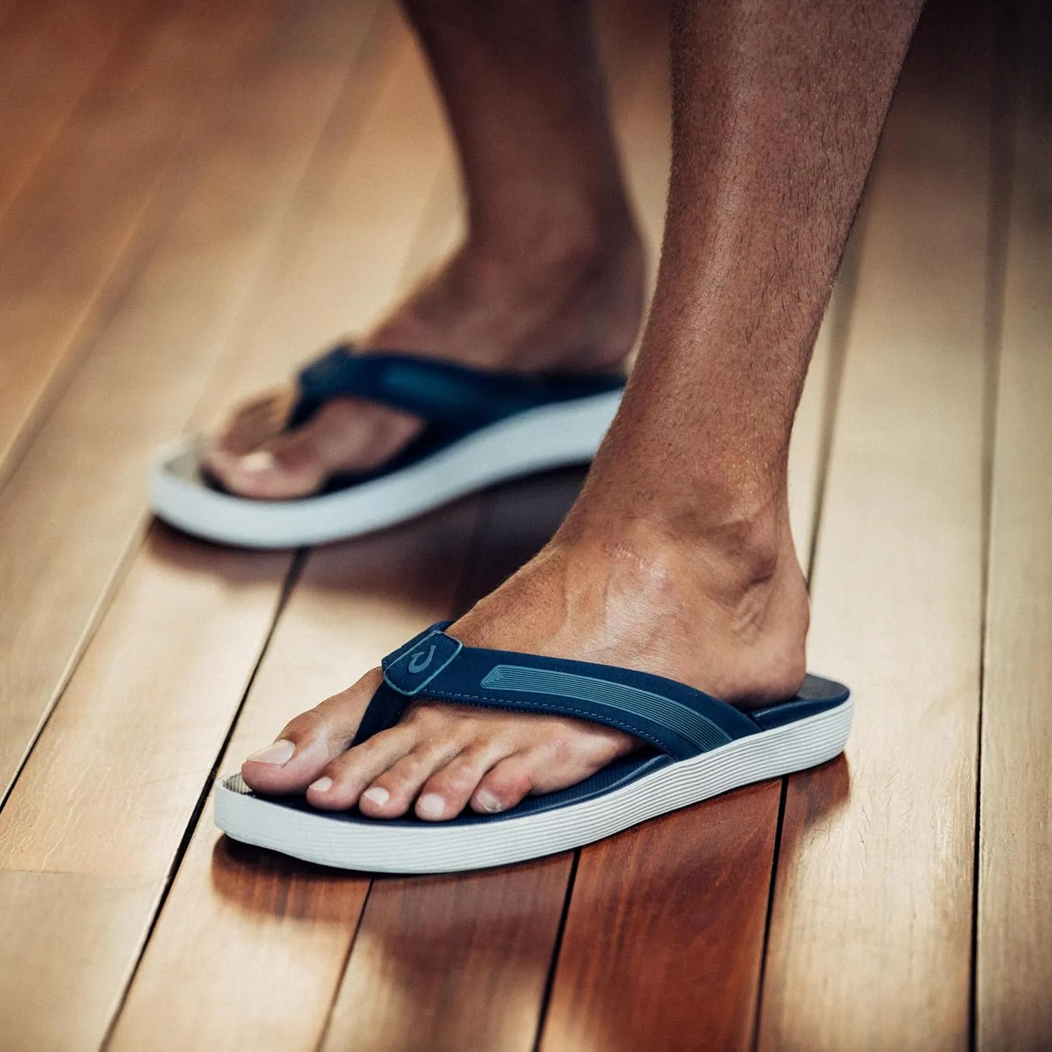 OLUKAI Leeward Men's Beach Sandals, Quick-Dry Flip Flop Slides, Water Friendly Versatility & Wet Grip Traction, Comfort Fit & Arch Support