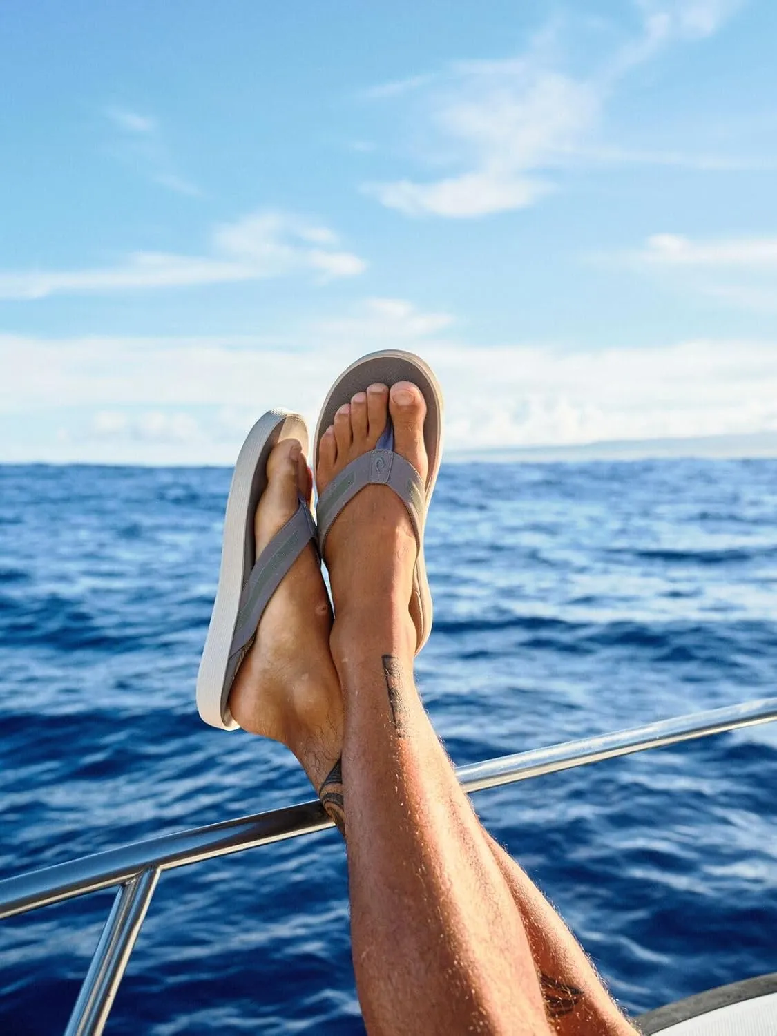 OLUKAI Leeward Men's Beach Sandals, Quick-Dry Flip Flop Slides, Water Friendly Versatility & Wet Grip Traction, Comfort Fit & Arch Support