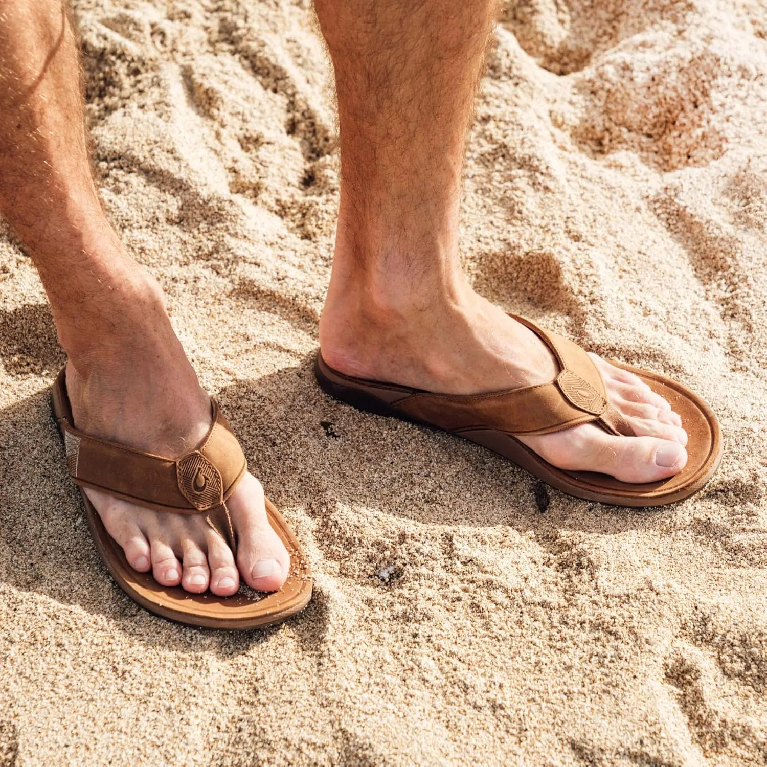 OLUKAI Tuahine Men's Waterproof Leather Sandals, Versatile Beach Flip Flops, Arch Support & Comfort Fit, Lightweight & Durable, Enhanced Grip & Traction