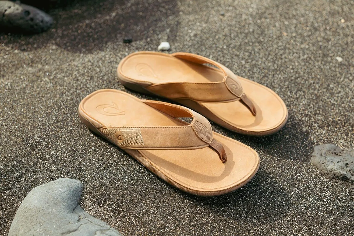 OLUKAI Tuahine Men's Waterproof Leather Sandals, Versatile Beach Flip Flops, Arch Support & Comfort Fit, Lightweight & Durable, Enhanced Grip & Traction