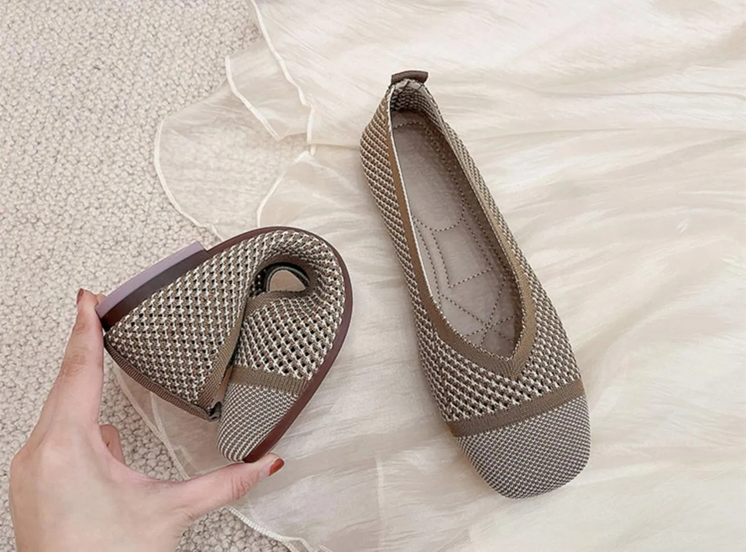 RVROVIC Women Flat Shoes Knitted Lightweight Slip-on Loafers Breathabel Soft Comfortable Ballet Flats