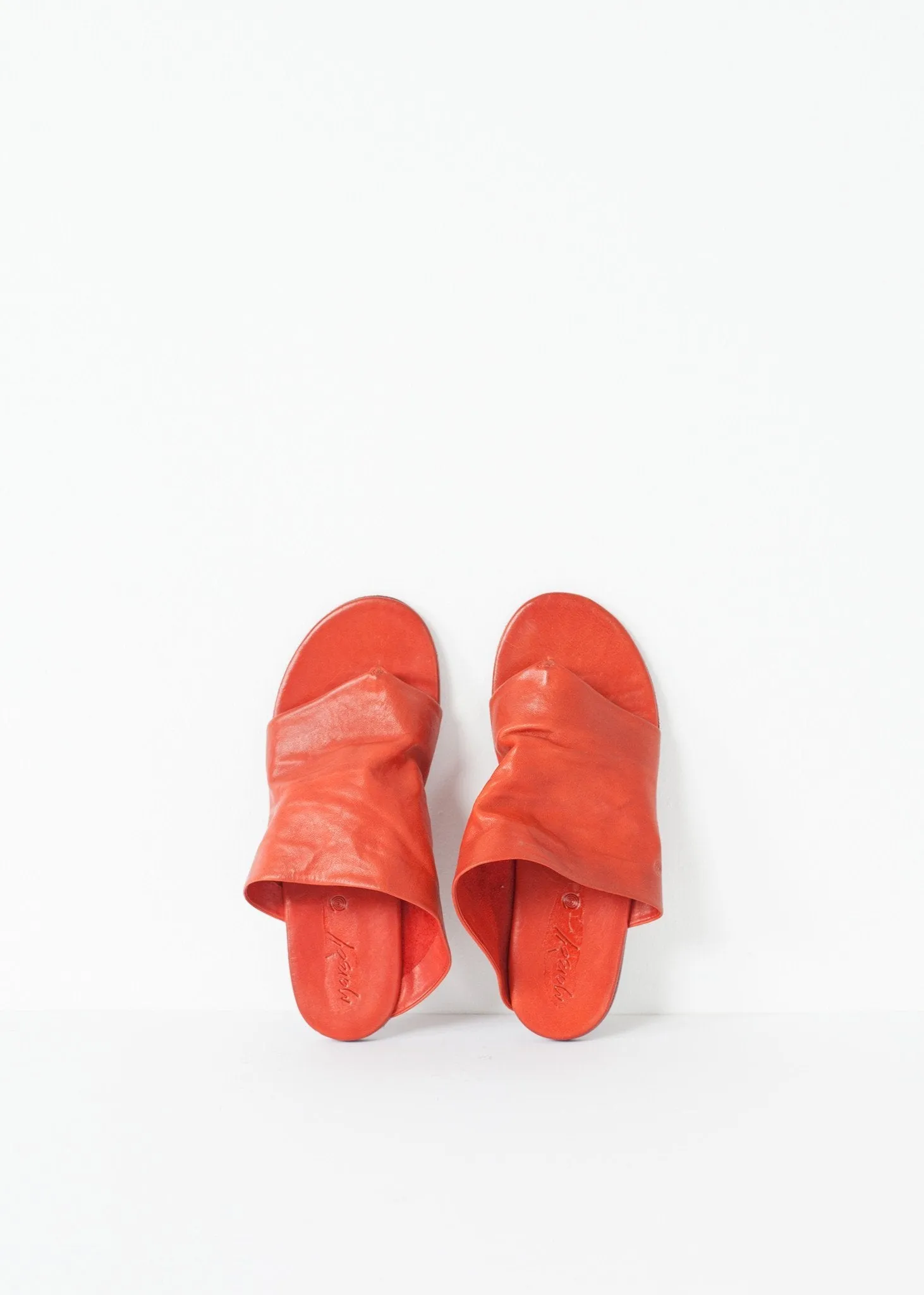 Sandal in Contemporary Arsella Red Lightweight