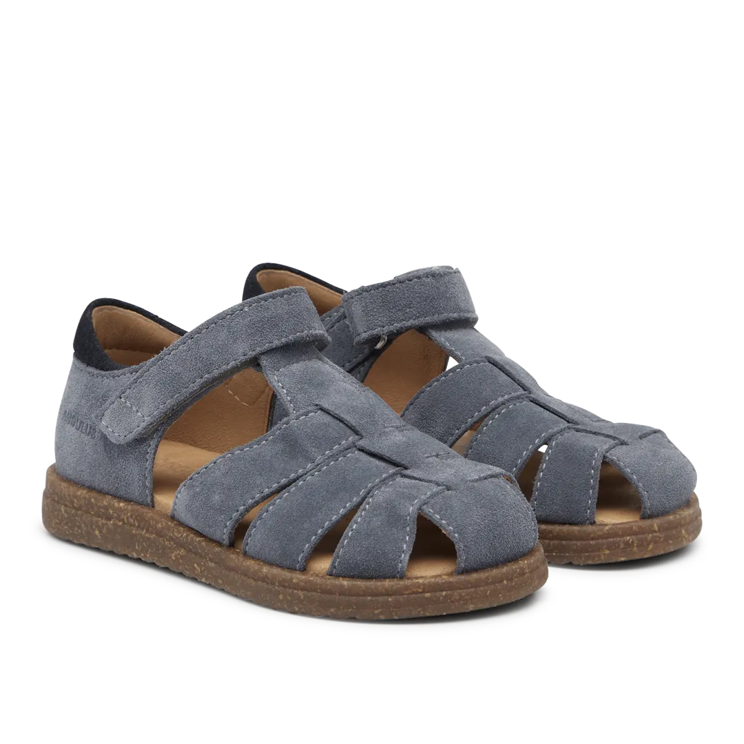 Sandal with adjustable velcro closure