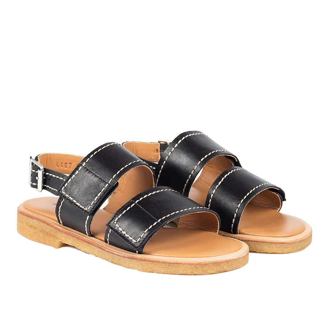 Sandal with detail stitchings, velcro and buckle