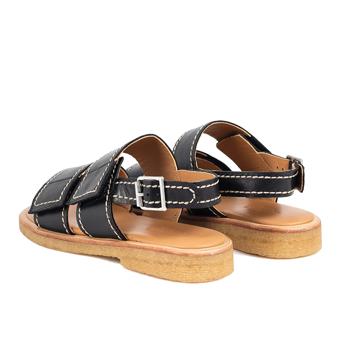 Sandal with detail stitchings, velcro and buckle