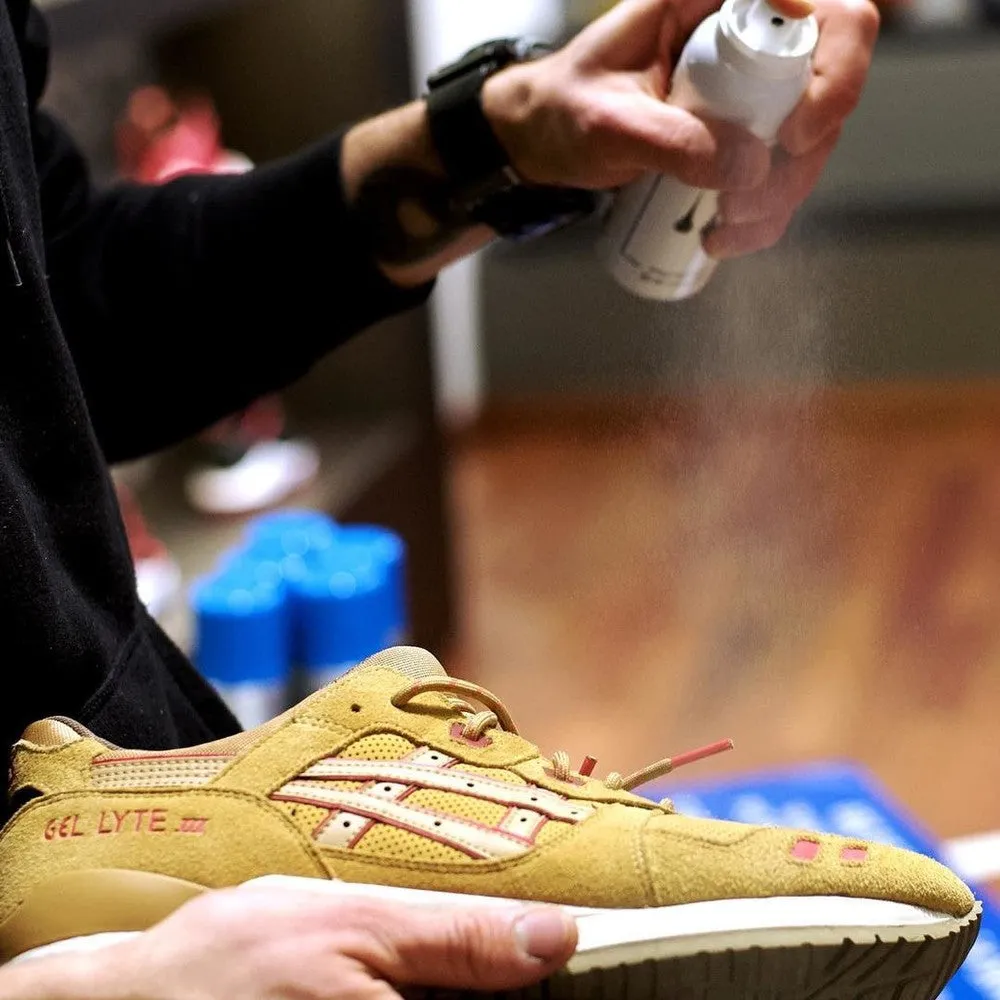 Sneakers protector - slow drying, water based