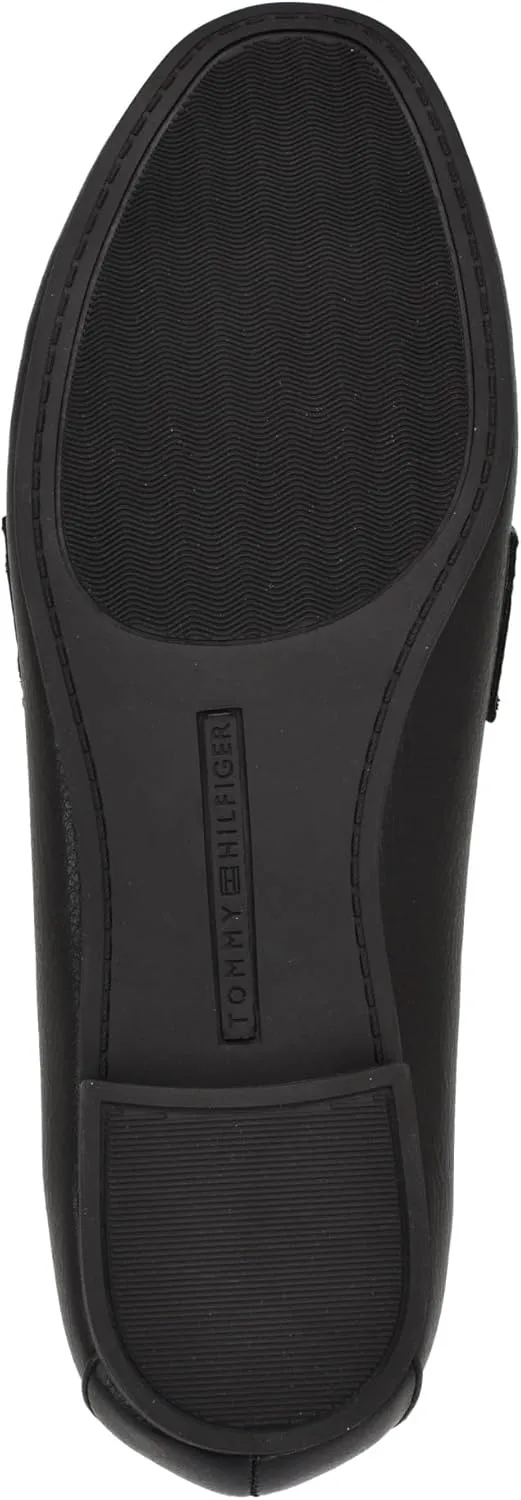 Tommy Hilfiger Women's Cyndia Loafer