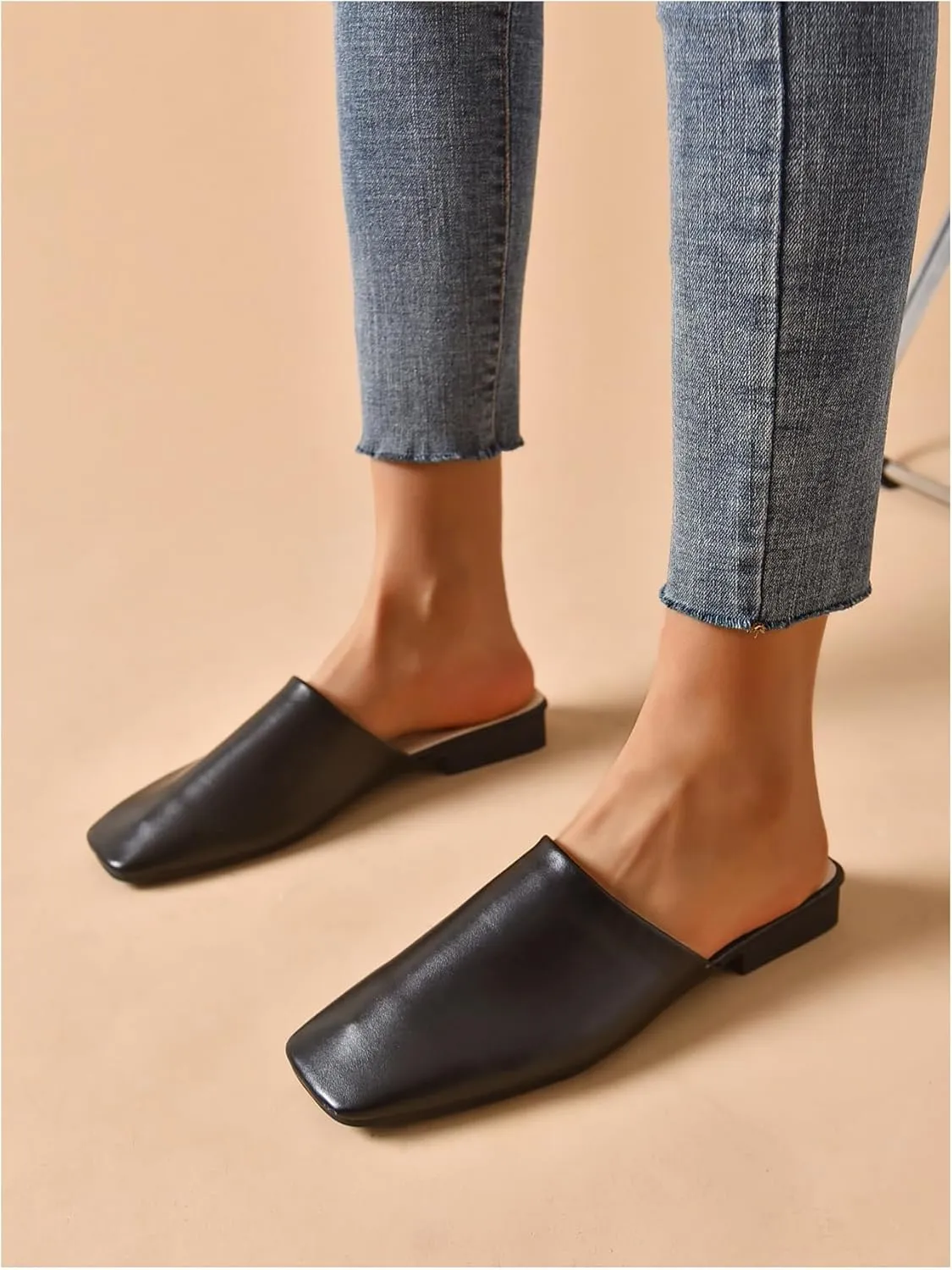 Verdusa Women's PU Leather Square Toe Flat Mules Slip On Slides Mule Shoes
