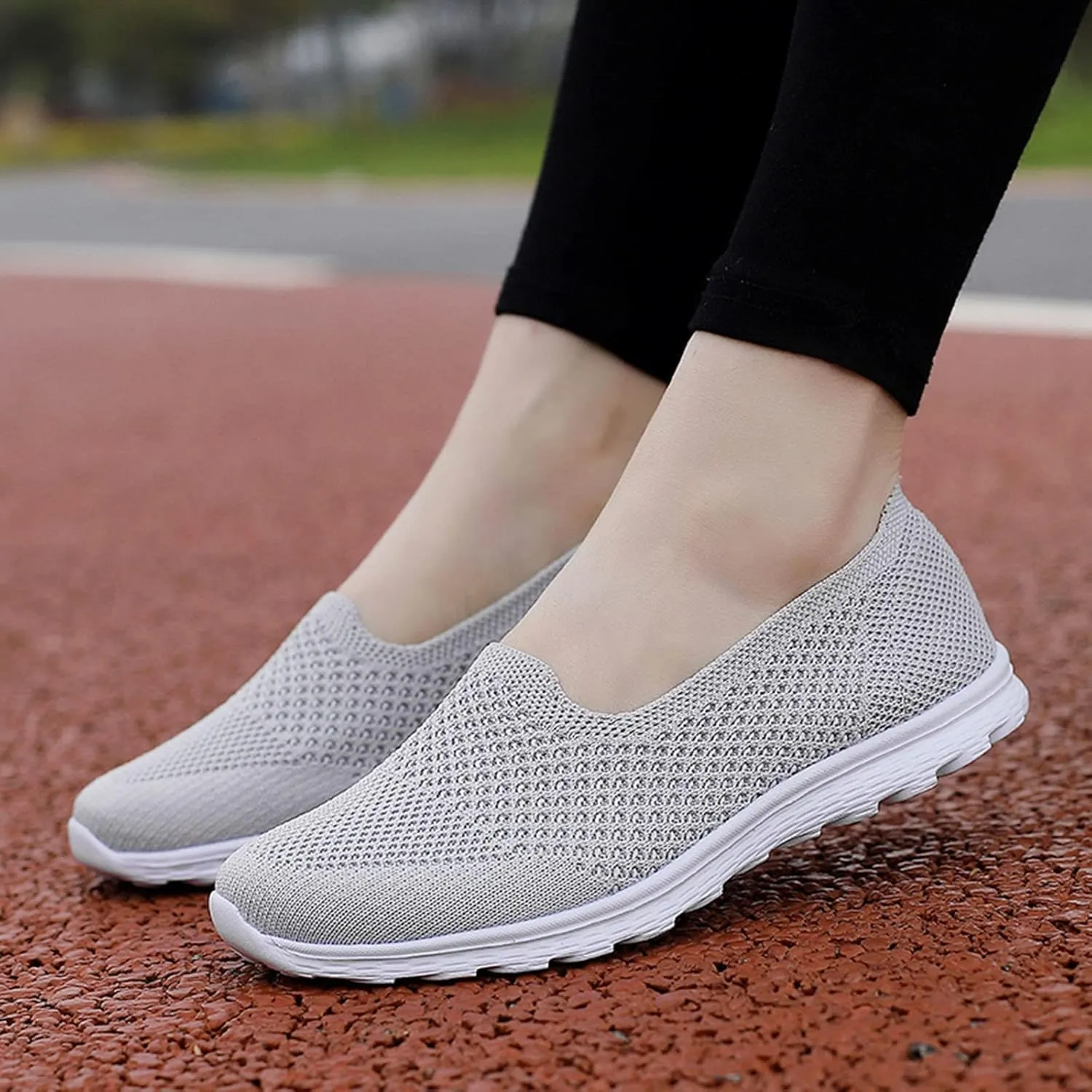 Womens Casual Shoes Lightweight Work Shoes Low Top Flat Soled Walking Shoes Barefoot Minimalist Elderly Shoes