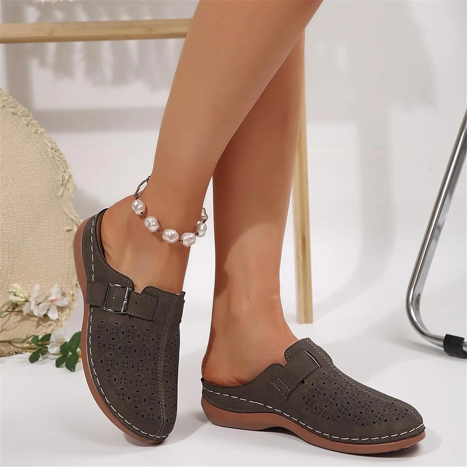Womens Clogs Comfortable Arch Support Closed Toe Sandals Breathable Hollow Out Orthopedic Slippers Fashion Adjustable Buckle Slip On Mules Outdoor Beach Slippers