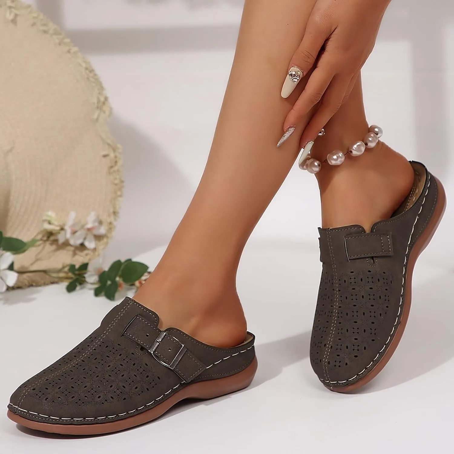 Womens Clogs Comfortable Arch Support Closed Toe Sandals Breathable Hollow Out Orthopedic Slippers Fashion Adjustable Buckle Slip On Mules Outdoor Beach Slippers