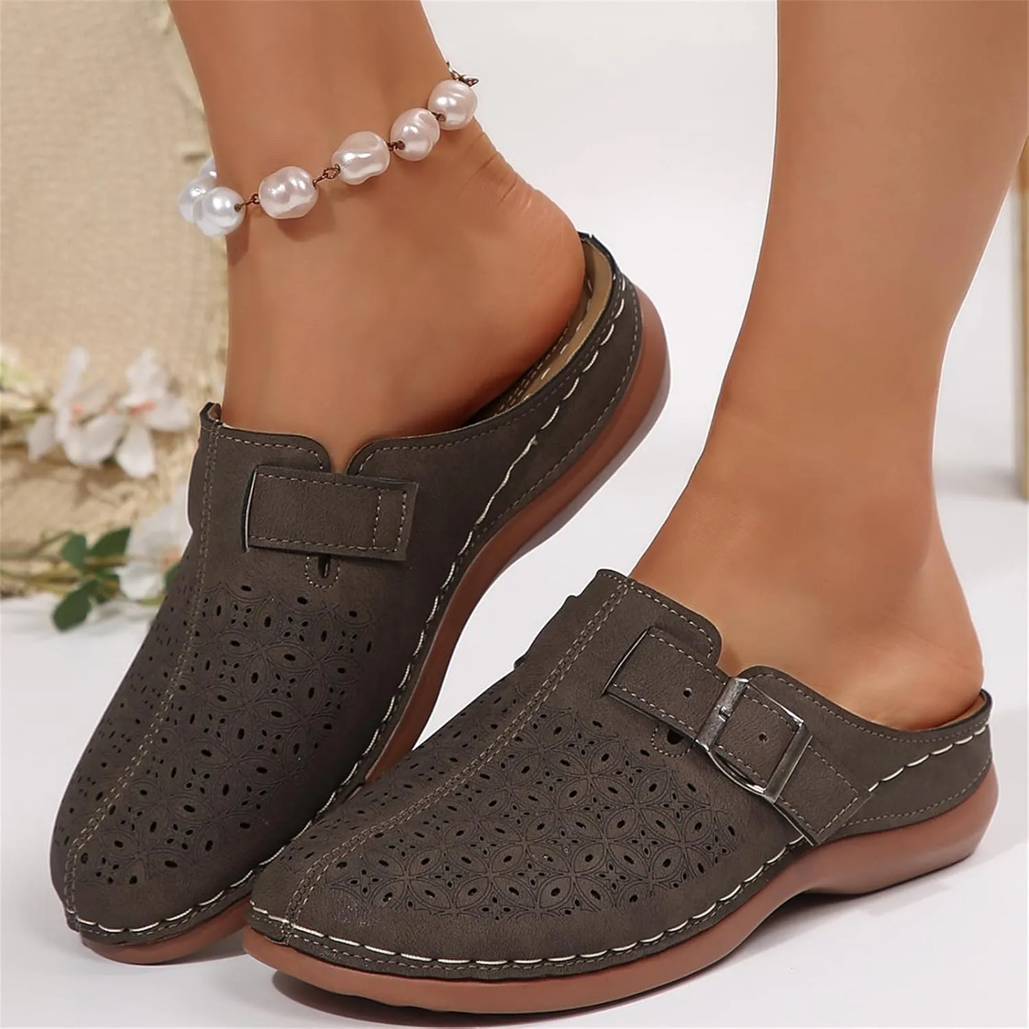 Womens Clogs Comfortable Arch Support Closed Toe Sandals Breathable Hollow Out Orthopedic Slippers Fashion Adjustable Buckle Slip On Mules Outdoor Beach Slippers