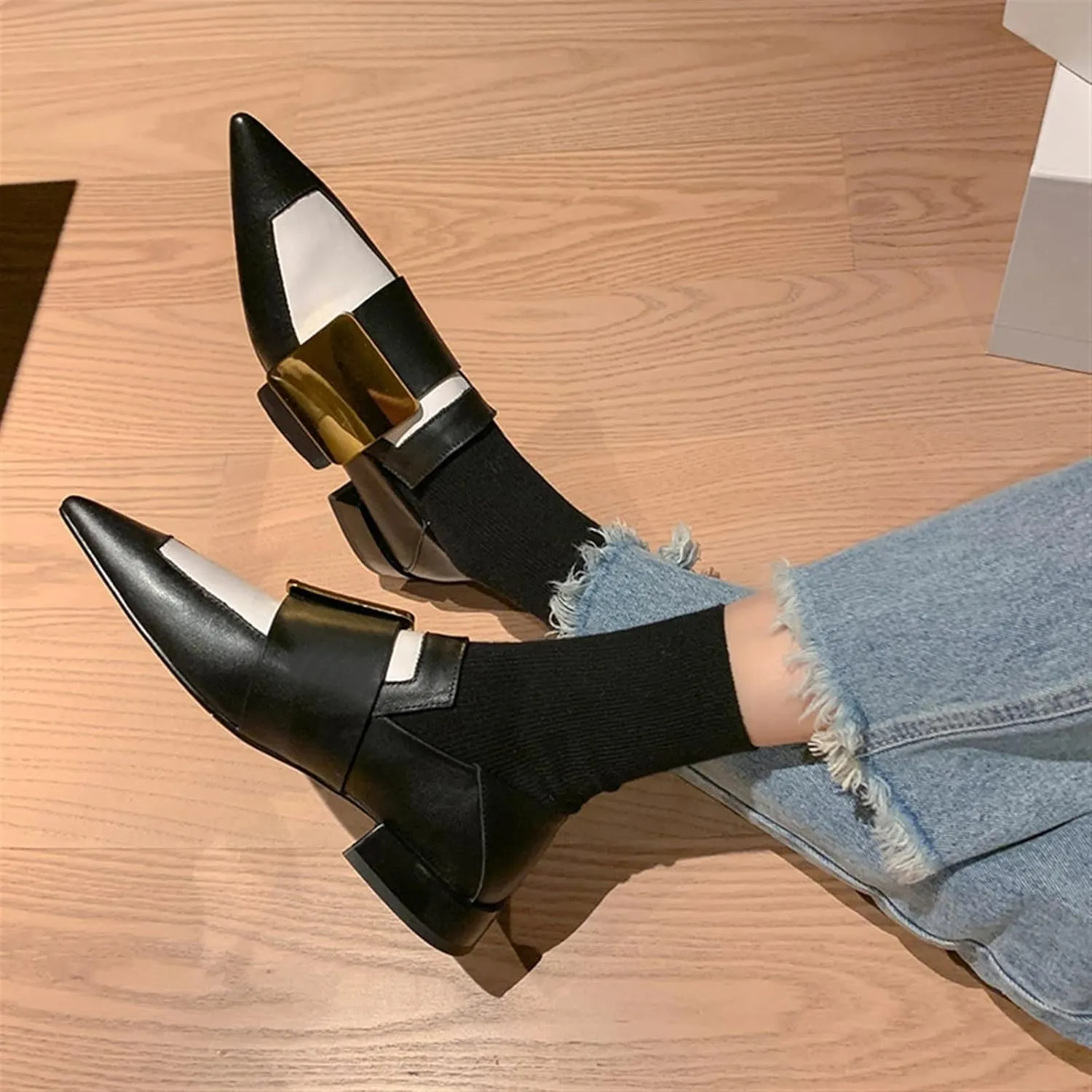 Womens Shoes Pointed Toe Mules Spring New Metal Decoration Loafers Women Design Retro Low Heel Pumps