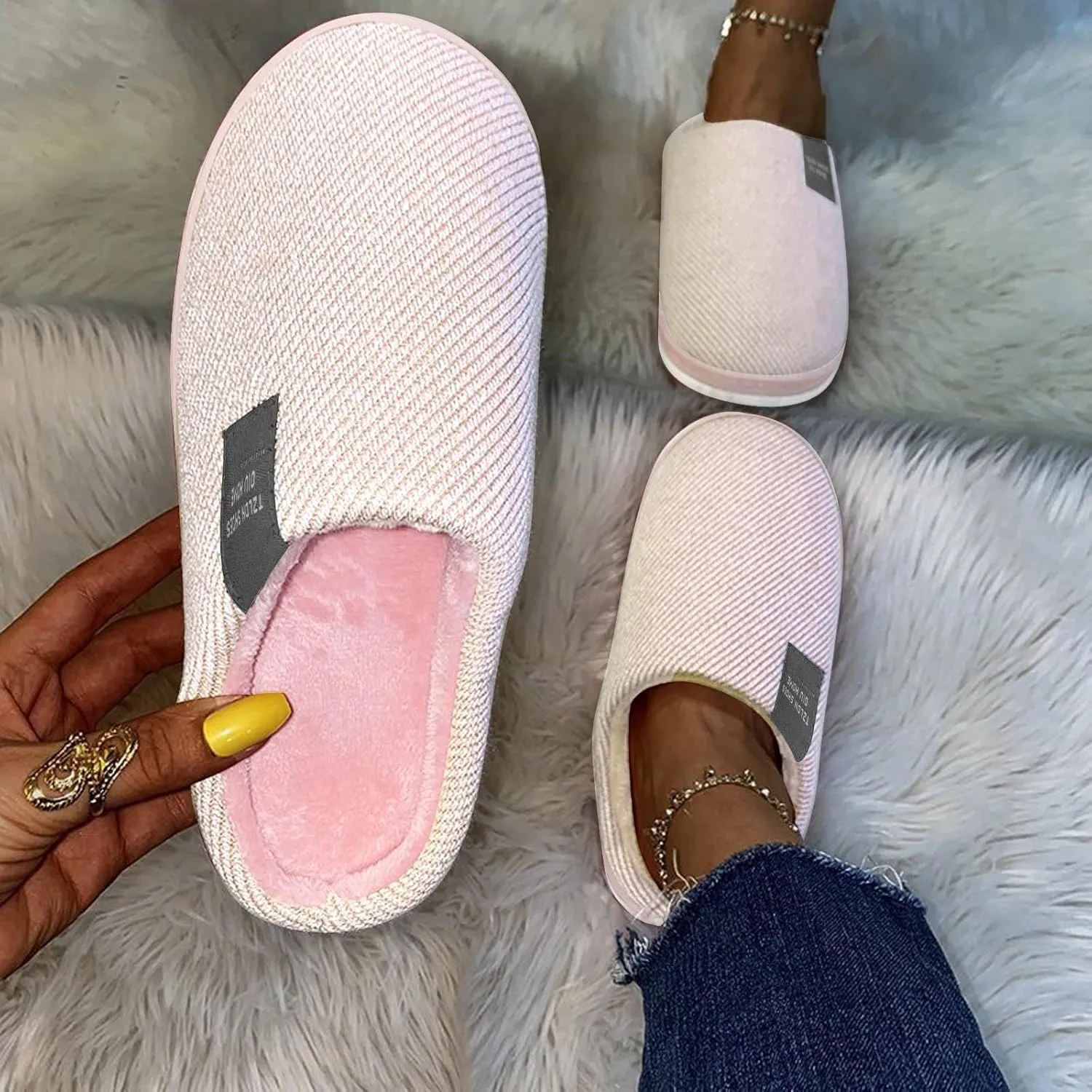 Womens Slippers Fashion Winter Warm Bedroom Shoes Soft Warm Slip On House Slippers Cozy Memory Foam Slippers